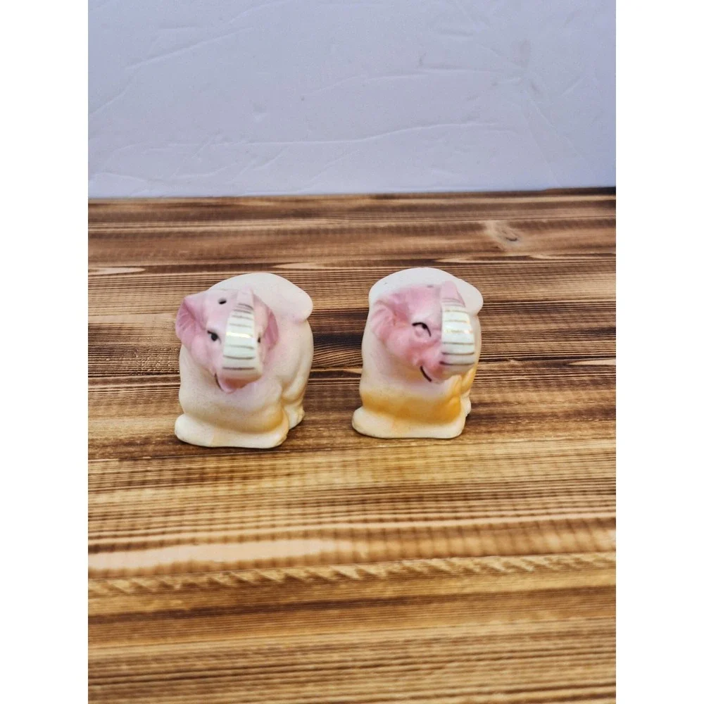 Unmarked usps shakers